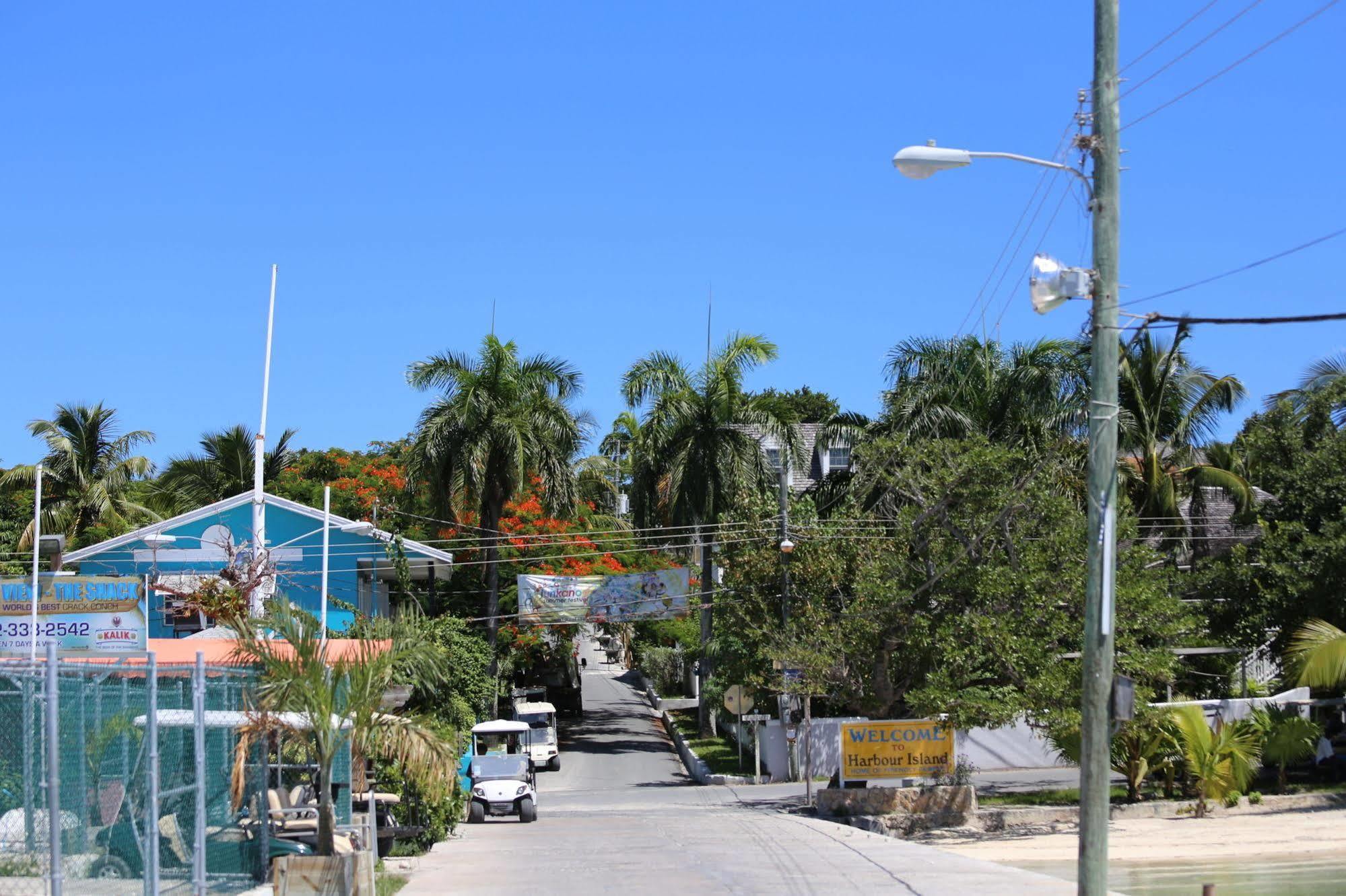 Tingum Village Hotel 3*