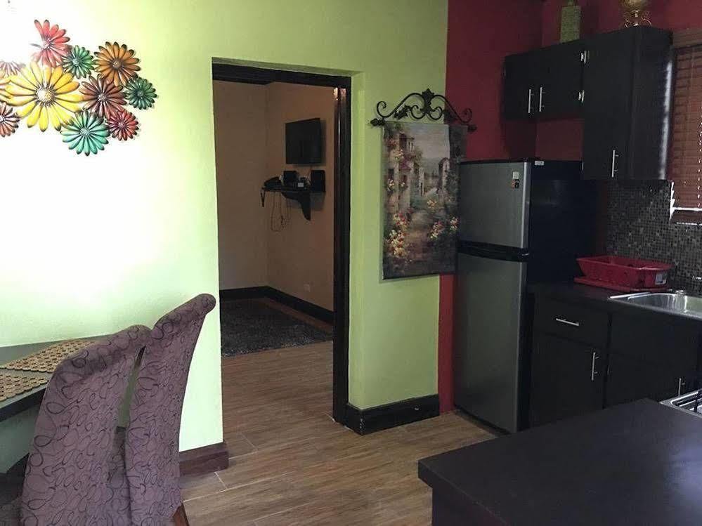 Guest house Brownstone 1