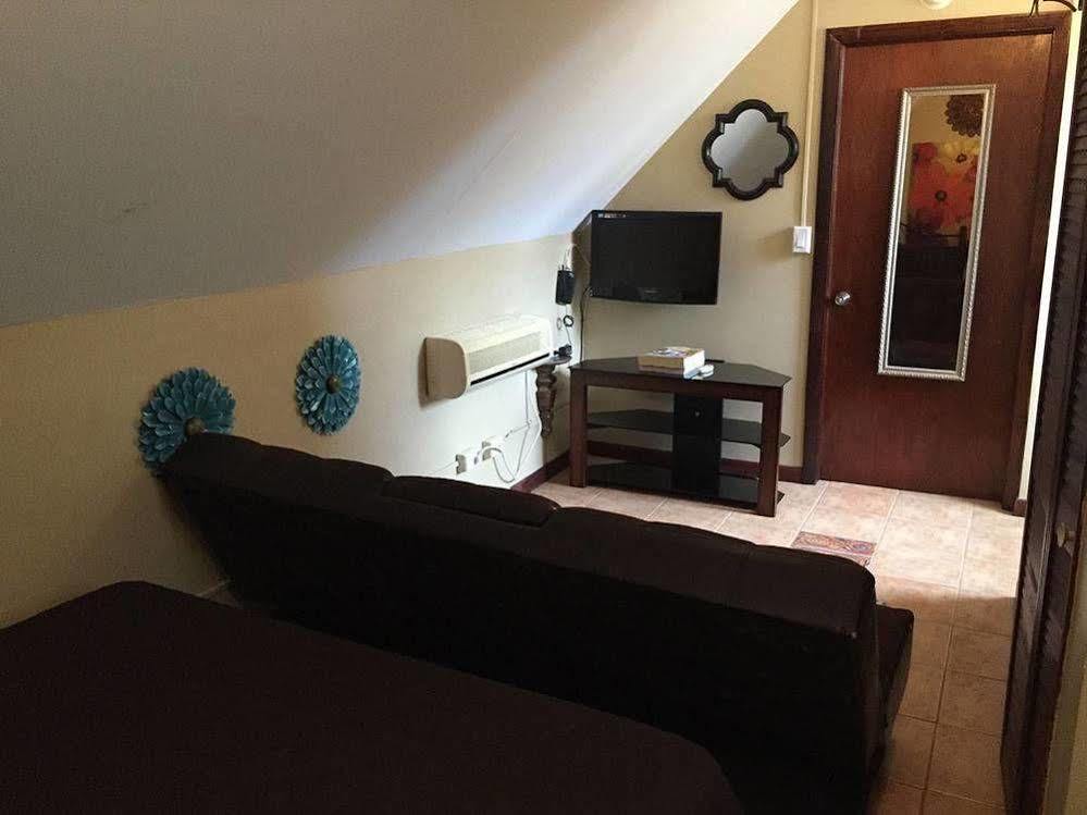 Brownstone 1 Guest house Nassau