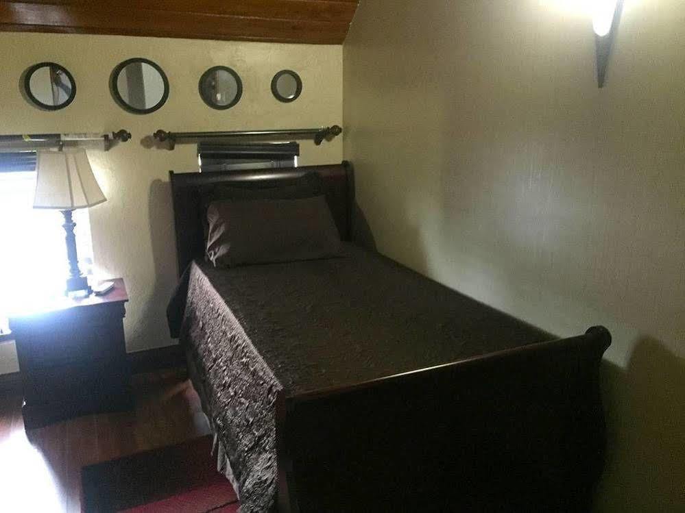 Brownstone 1 Guest house Nassau