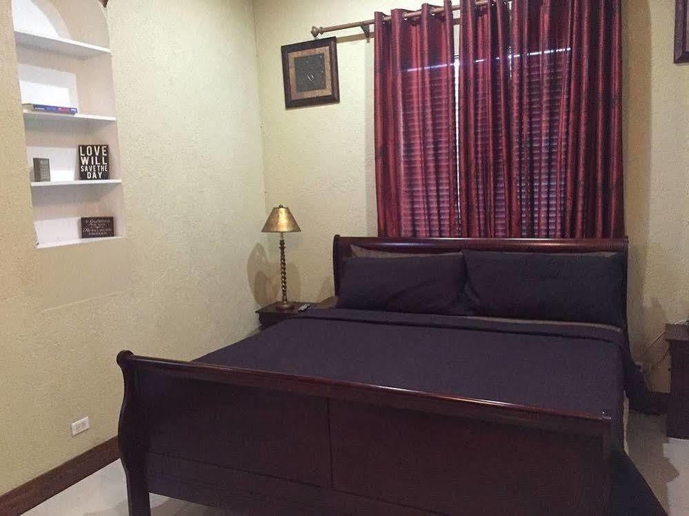 Brownstone 1 3*