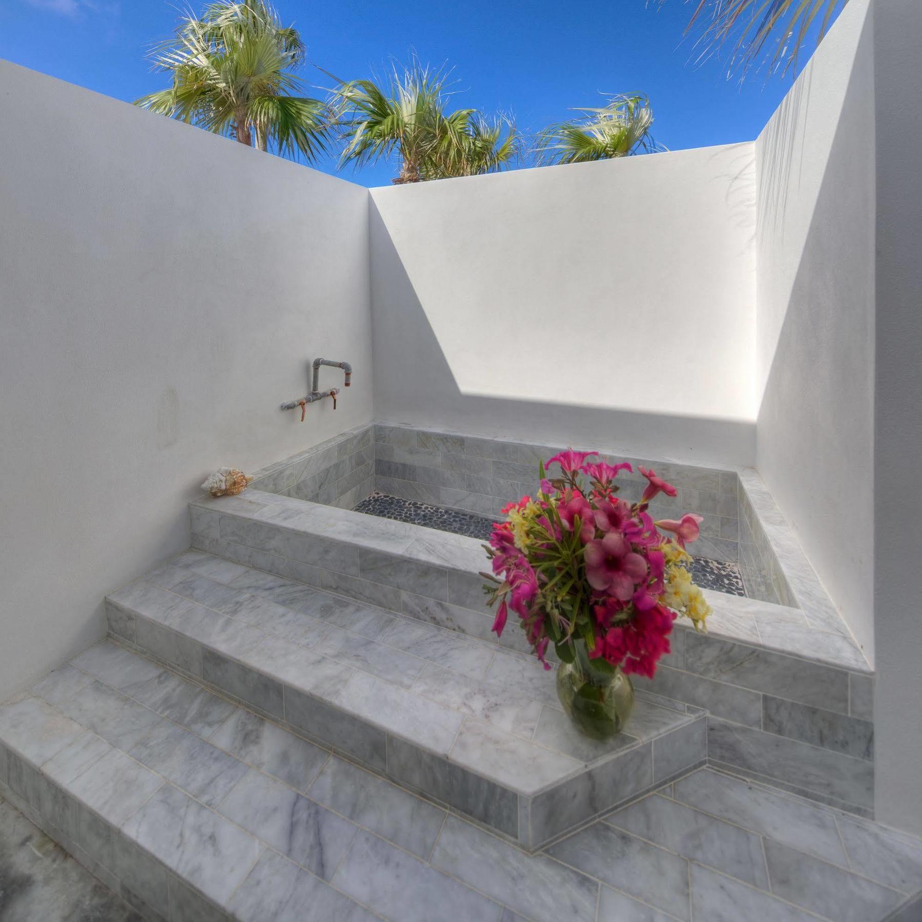 Seven Palms Apartment