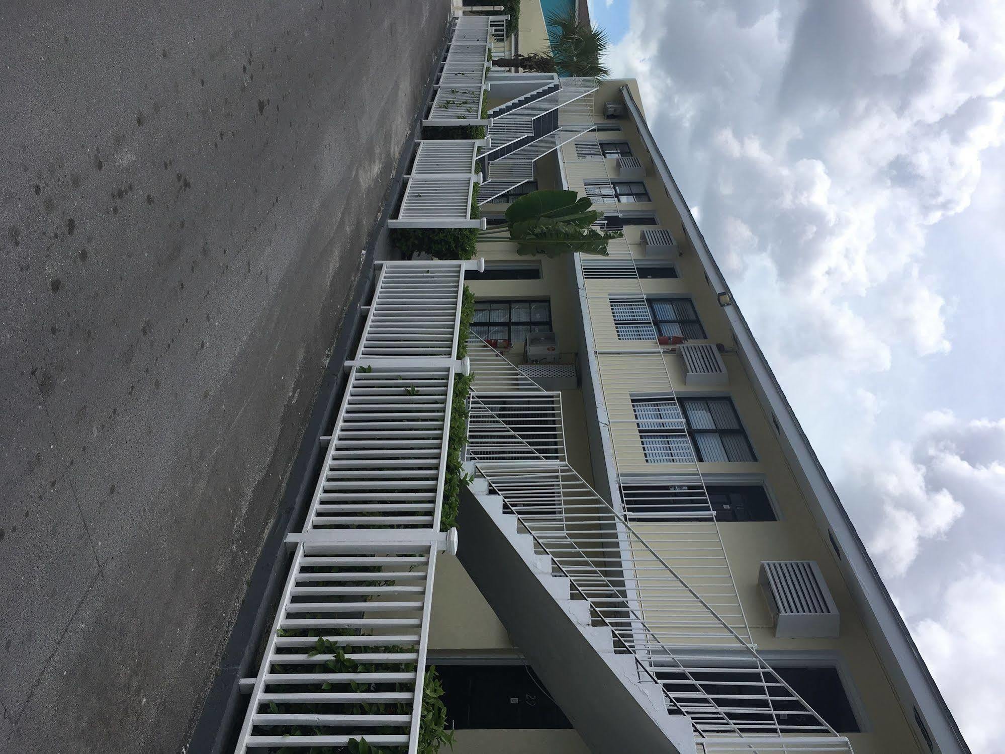 Hotel Colony Club & 3*