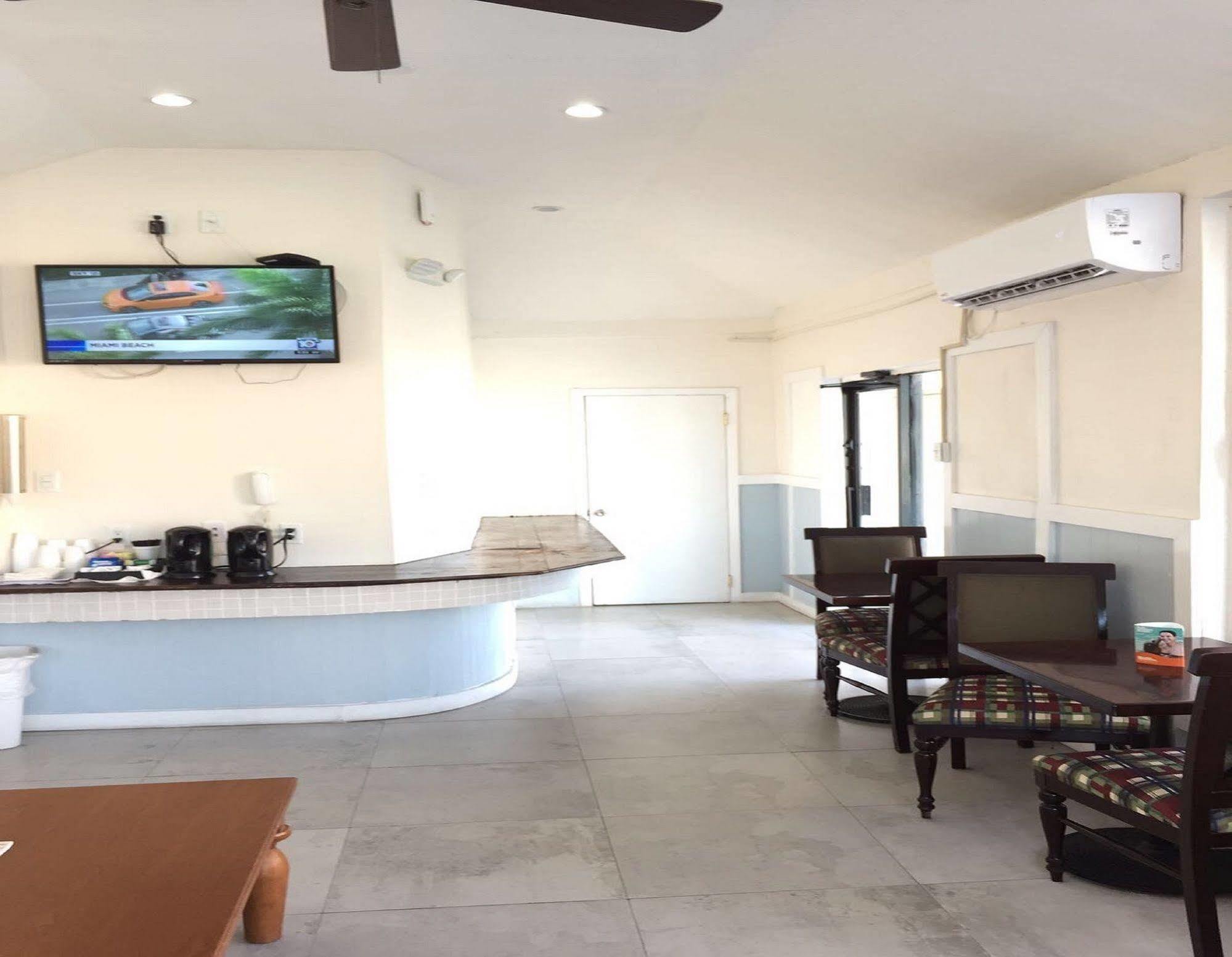 Hotel Colony Club & 3*