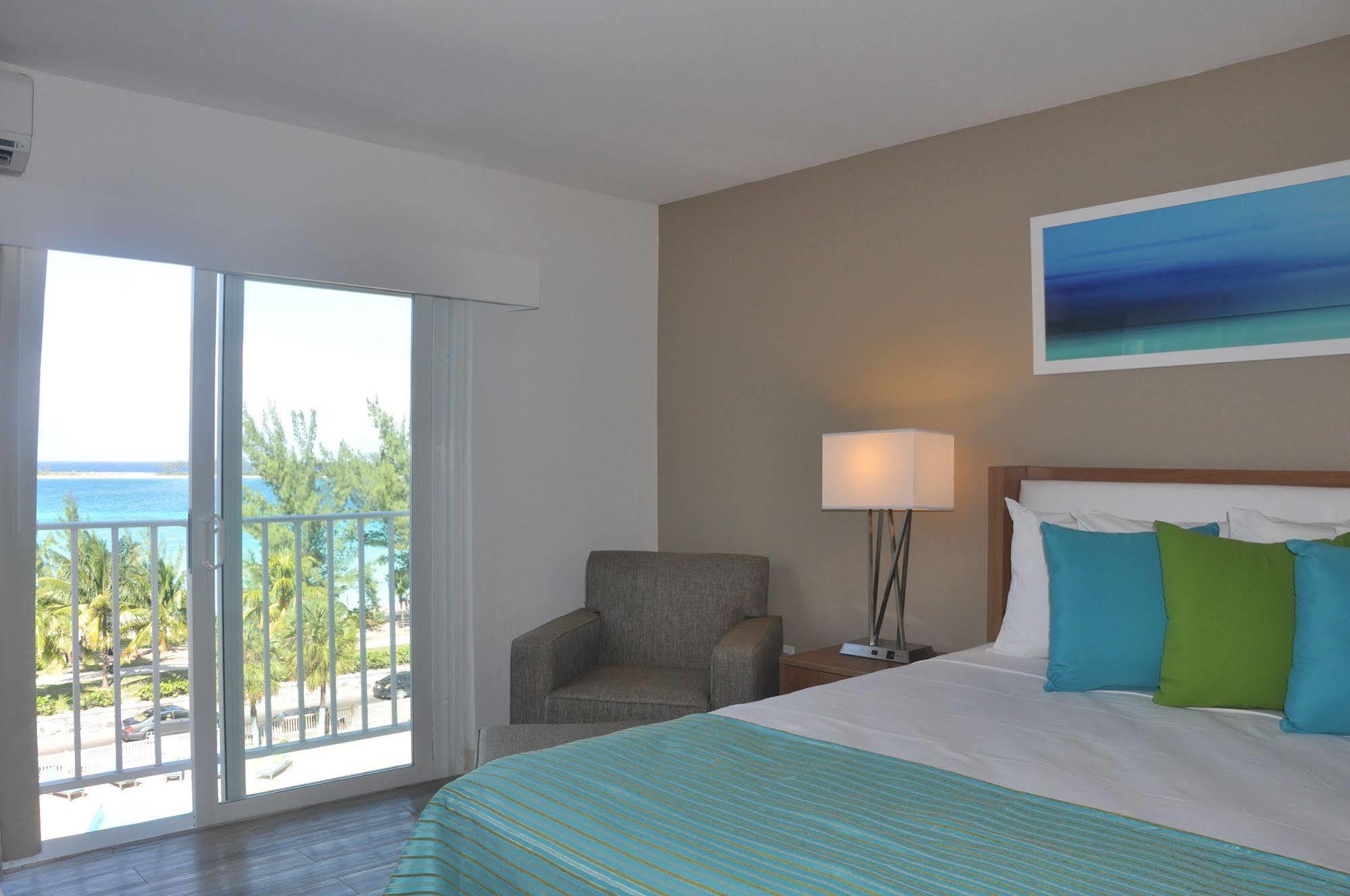 Courtyard By Marriott Downtown/junkanoo Hotel Nassau