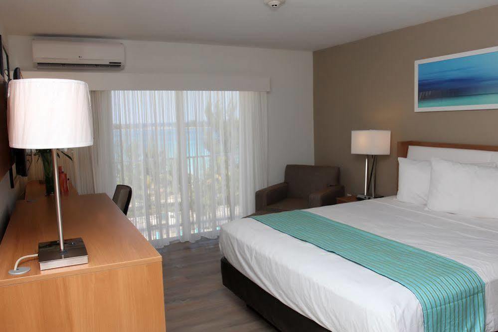 Courtyard By Marriott Downtown/junkanoo