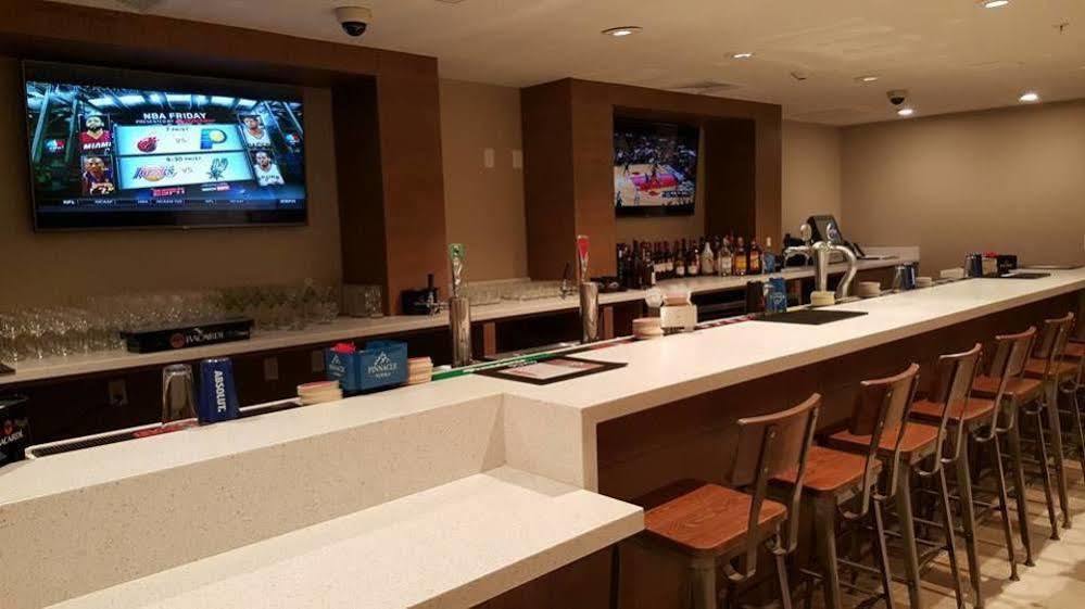 Courtyard By Marriott Downtown/junkanoo Hotel 4*