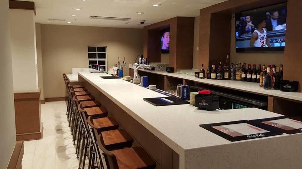 Courtyard By Marriott Downtown/junkanoo Hotel Nassau