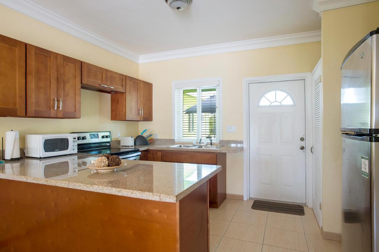 Sir Charles Bed & Breakfast 3*