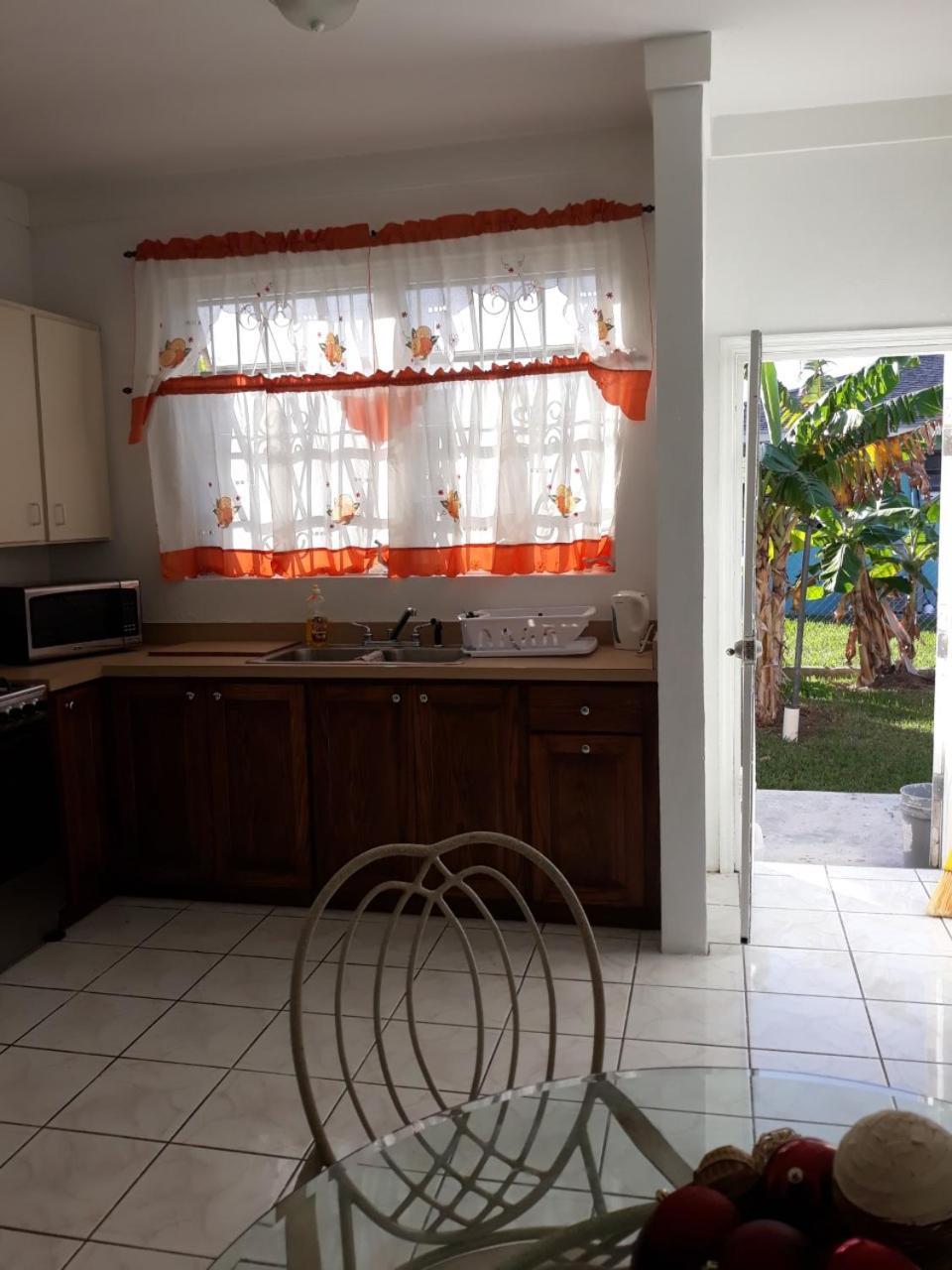 Personal Touch 1 Apartment Nassau