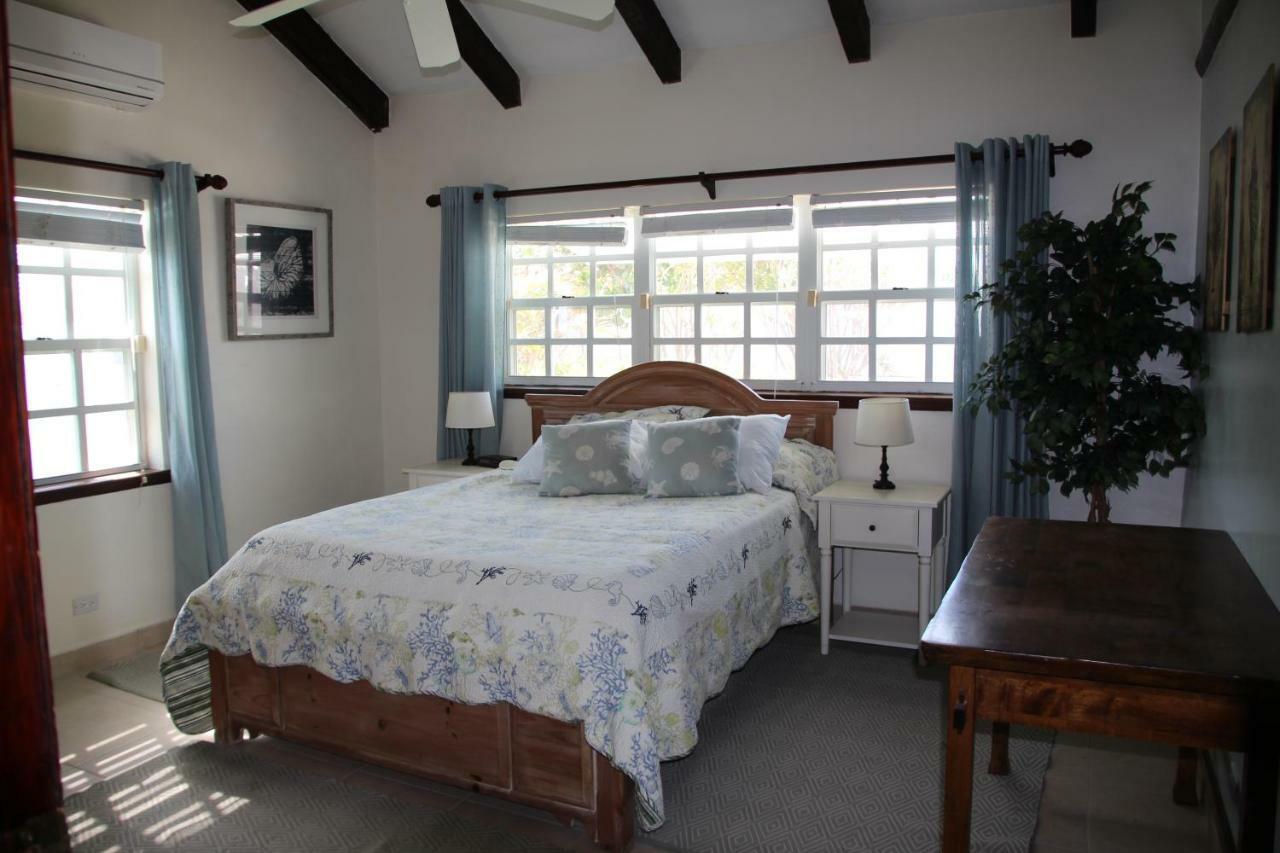 Water's Edge - Oceanfront With Private Pool * Nassau
