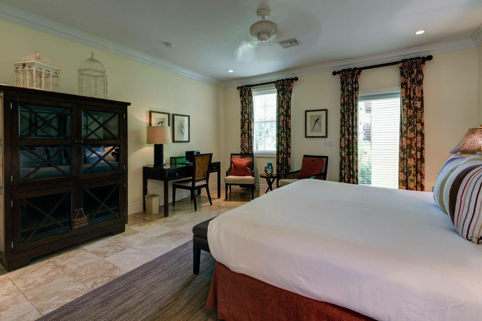 Rock House Harbour Island 3* Dunmore Town