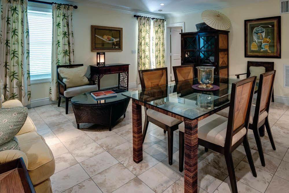 Rock House Harbour Island 3*