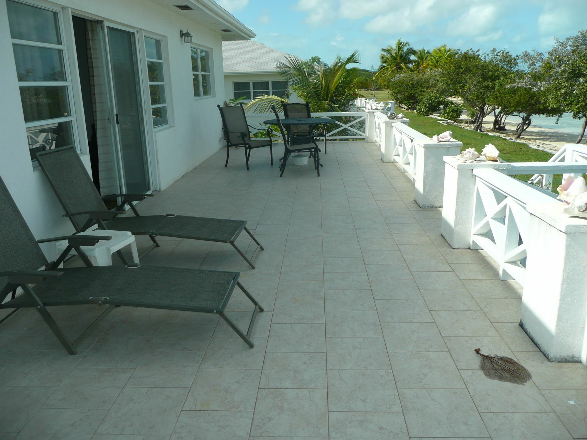 Villa Cut