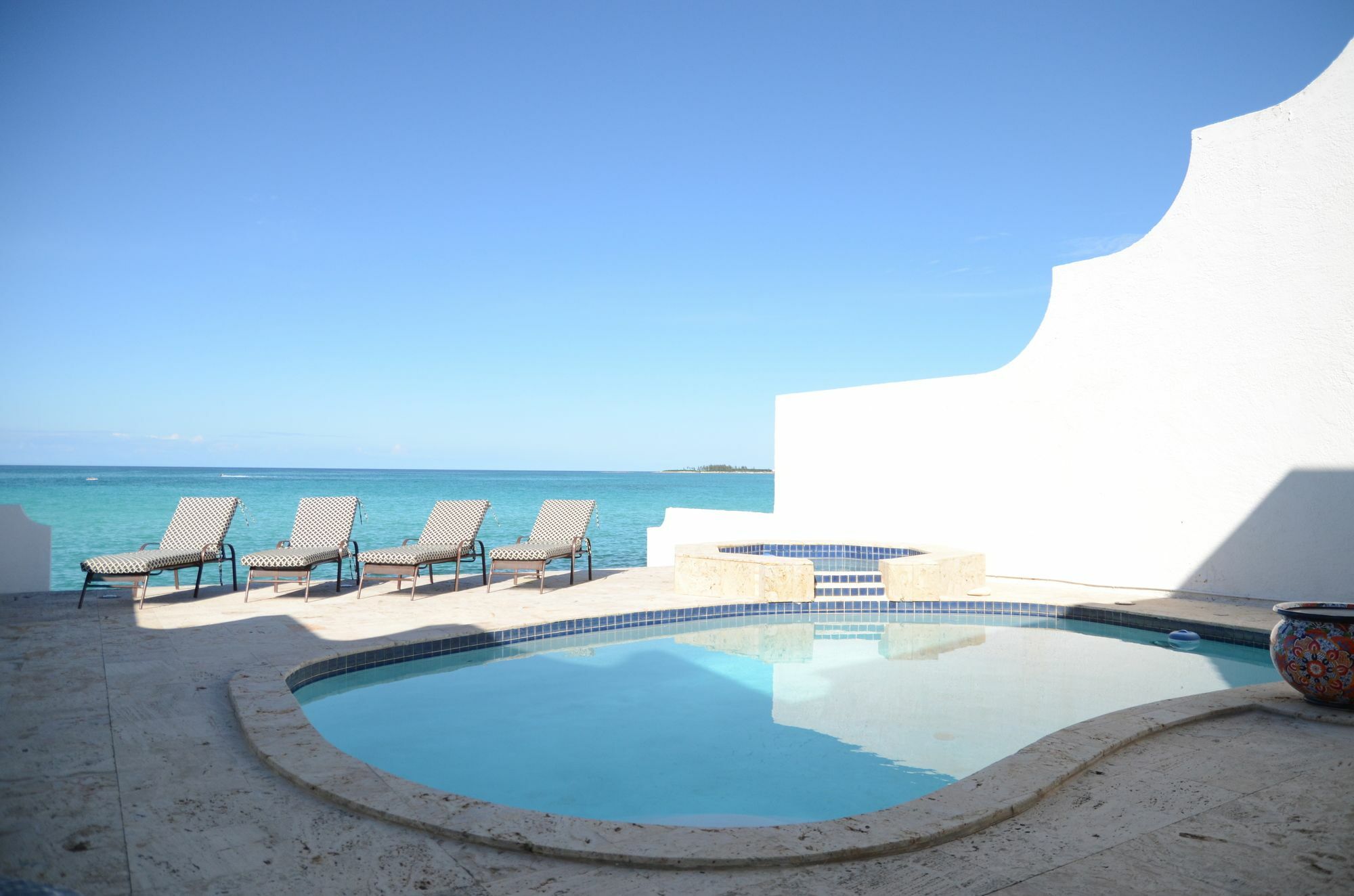 Caprice 9 Cable Design Villa Nassau