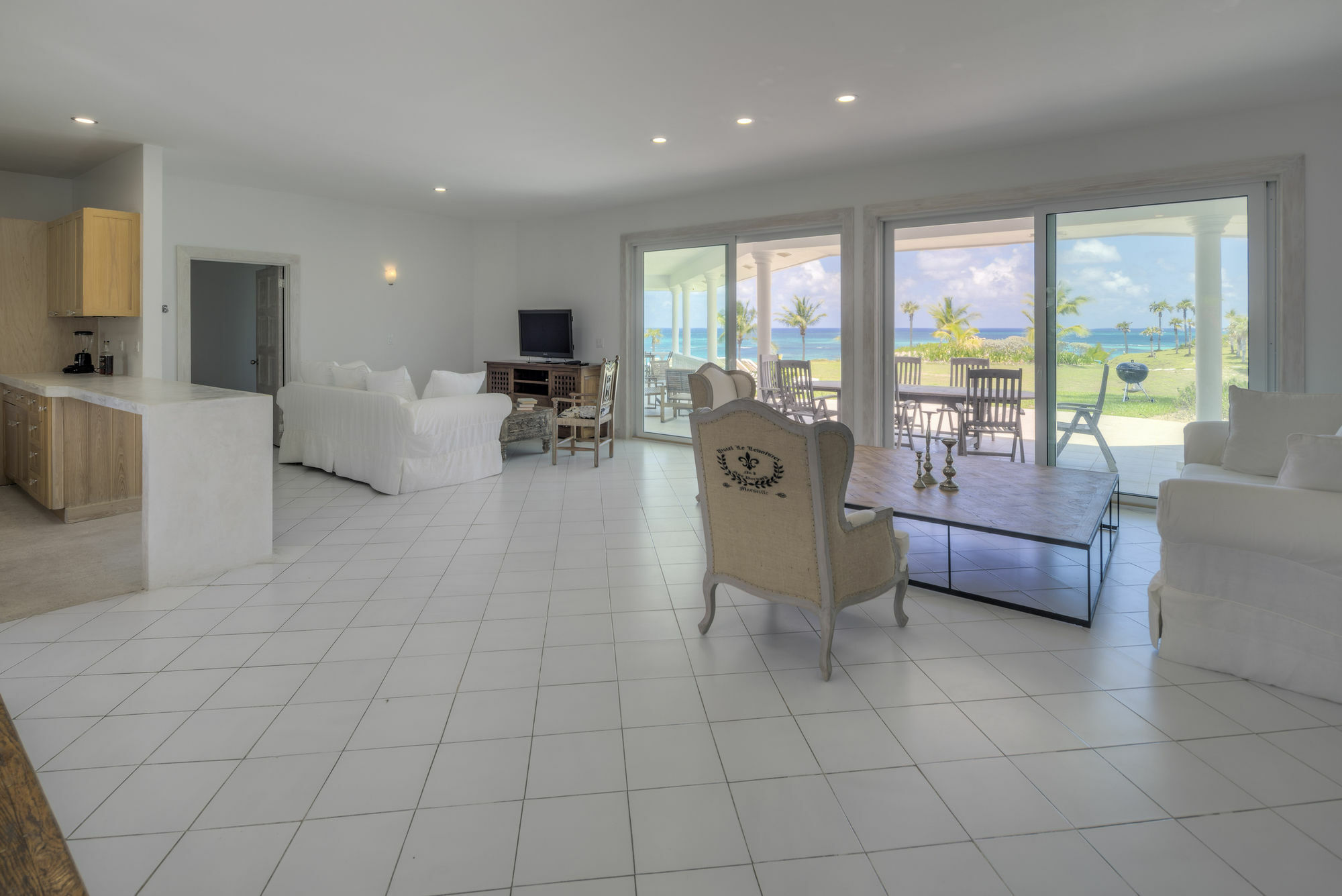 Seven Palms Apartment *