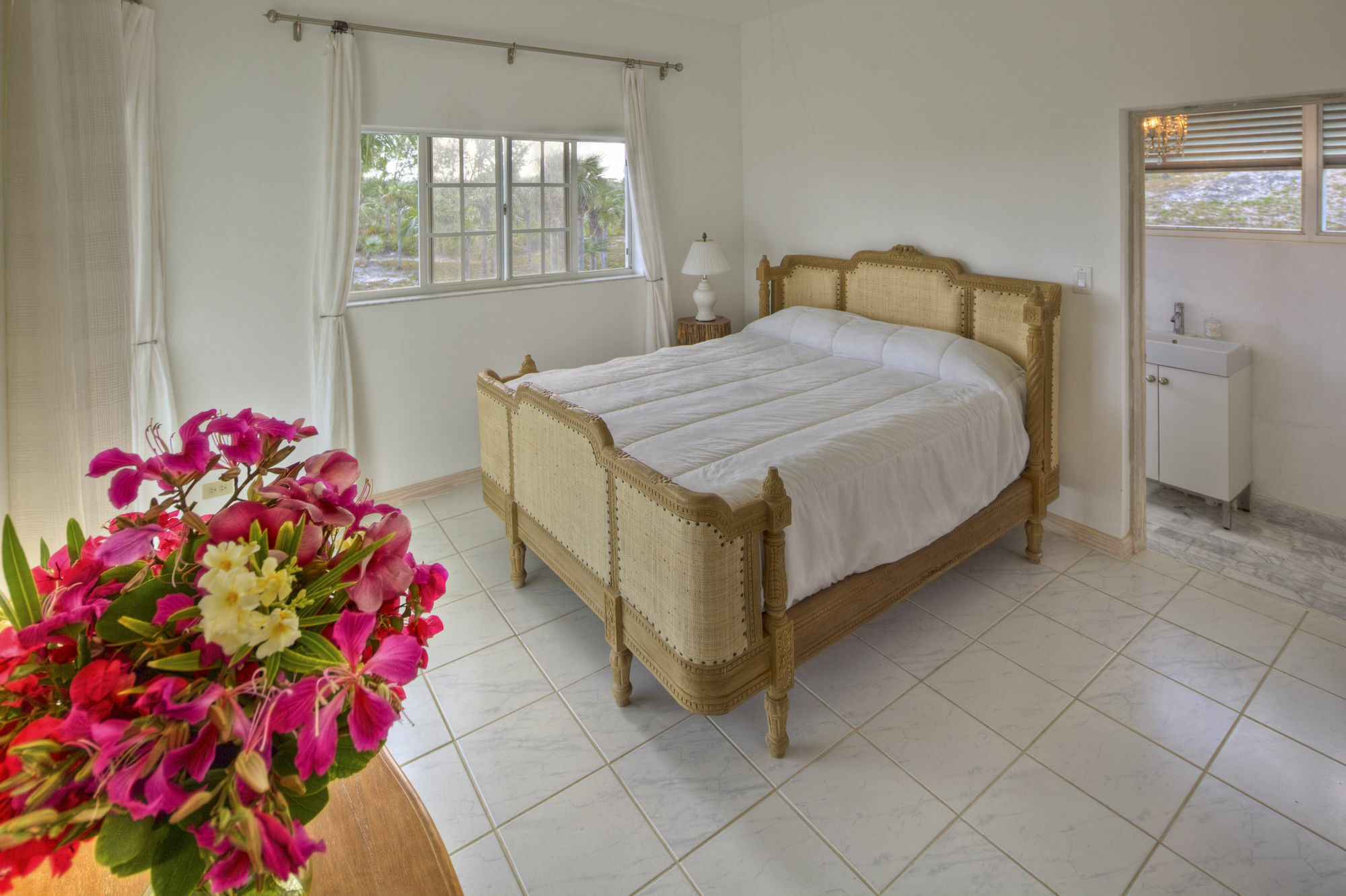 Seven Palms Apartment *