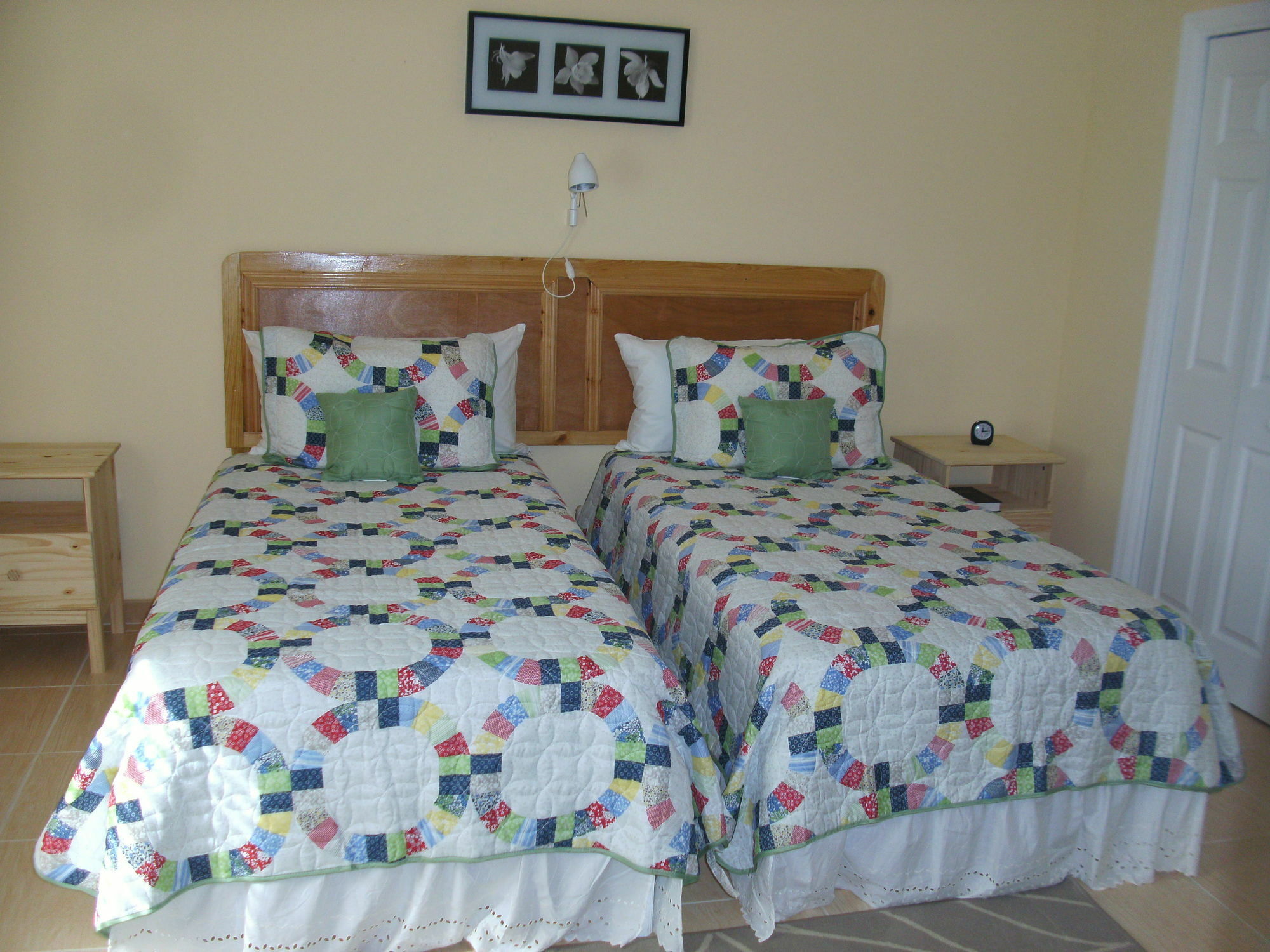 Sir Charles Bed & Breakfast 3*