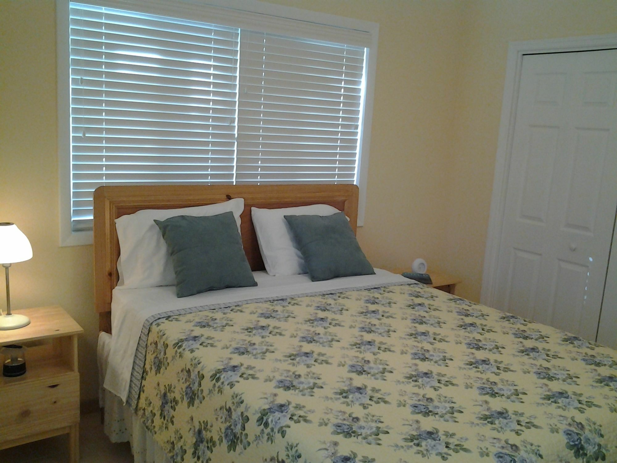 Sir Charles Bed & Breakfast 3*