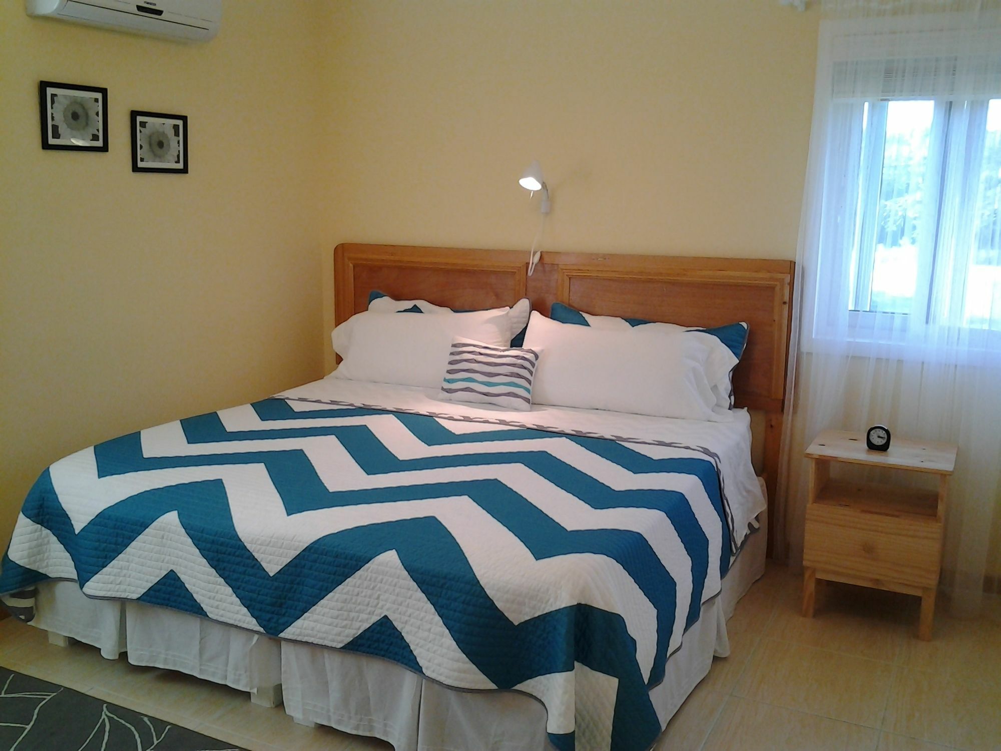 Sir Charles Bed & Breakfast 3*