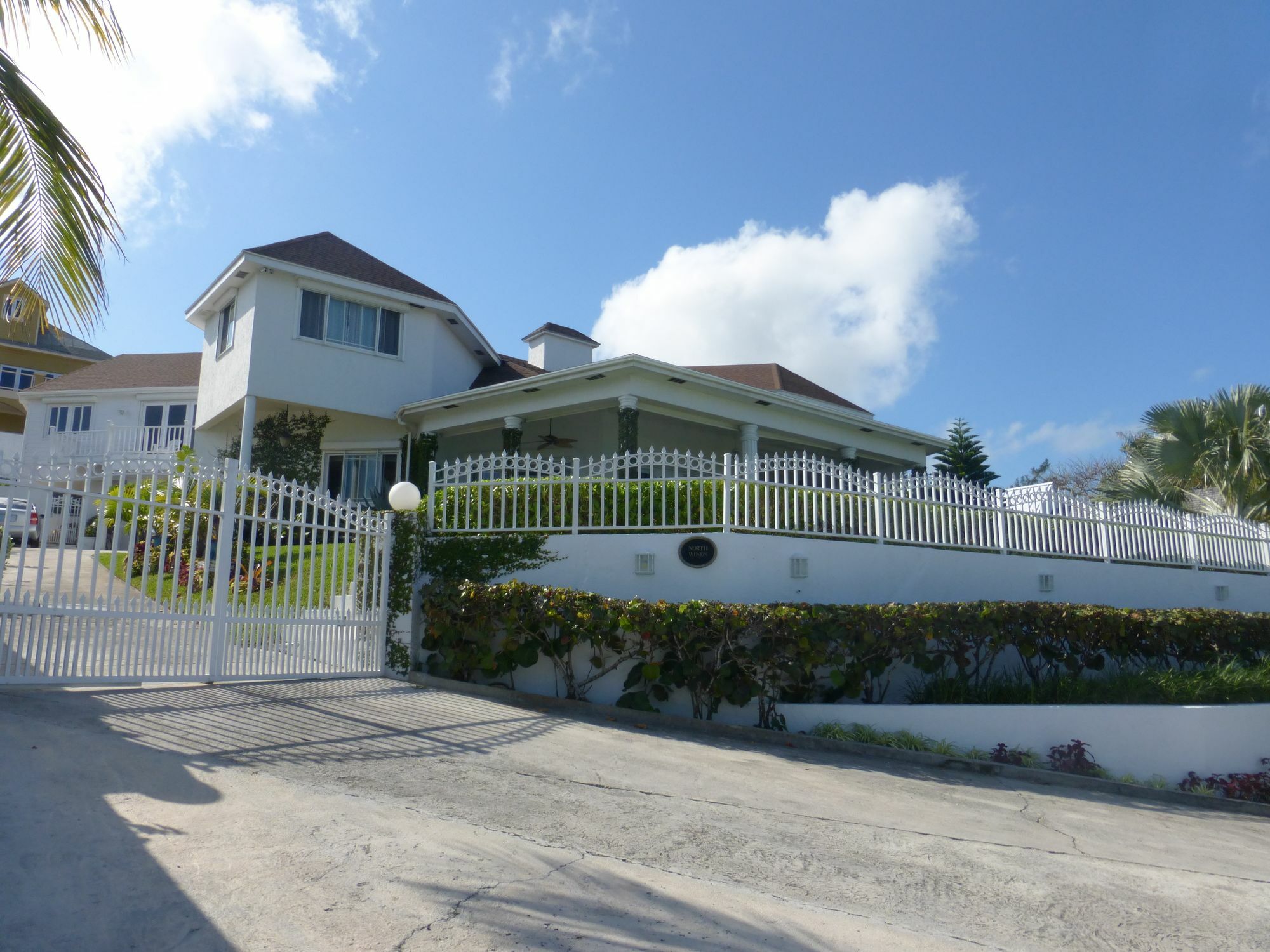 Four Bedroom Oceanfront Holiday home