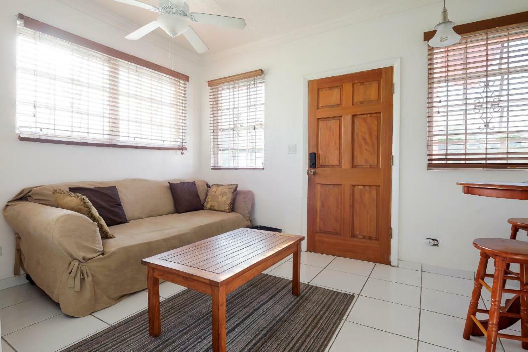 Stellar In Wonderful Seclusion Apartment Nassau