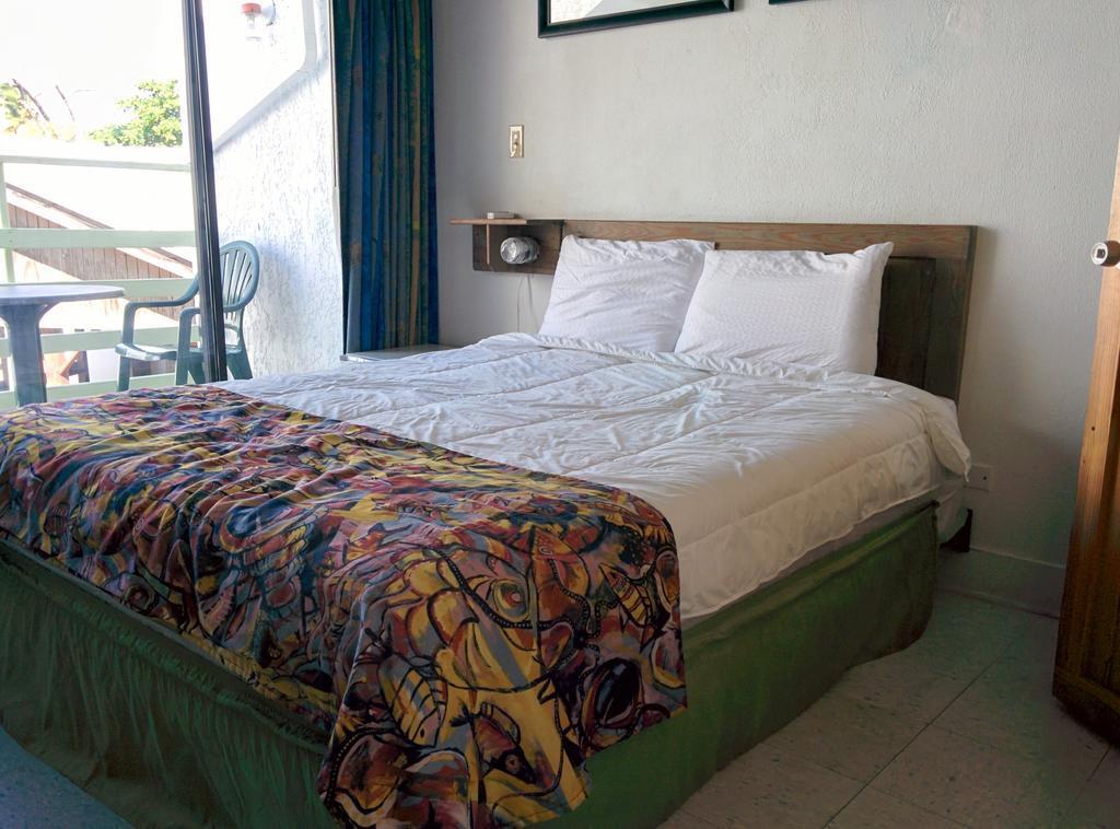 Hotel Coco Plum Bahamas 2*
