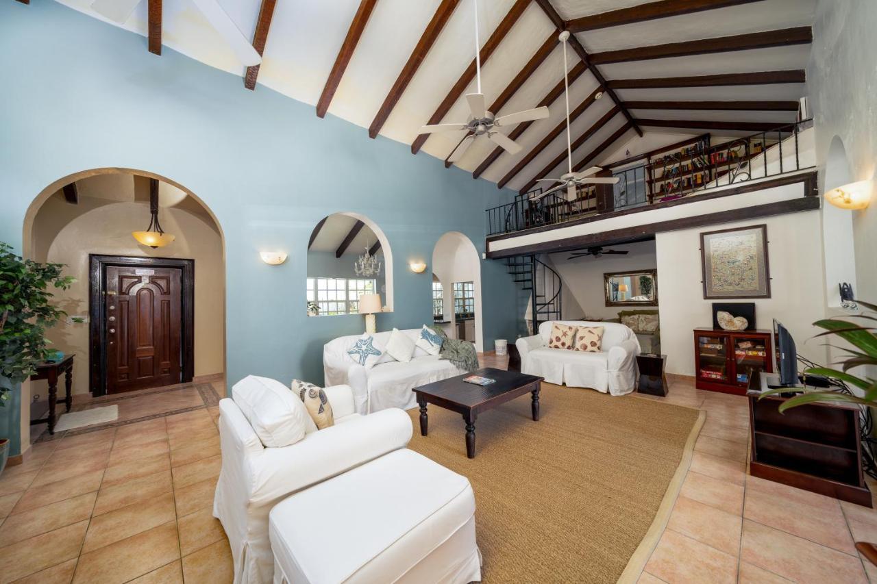 Water's Edge - Oceanfront With Private Pool