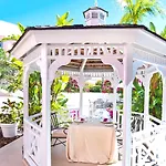 Comfort Suites Paradise Island