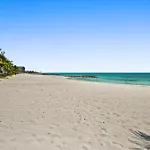 White House - Exclusive Luxury Beachfront Villa - Private White Sand Beach