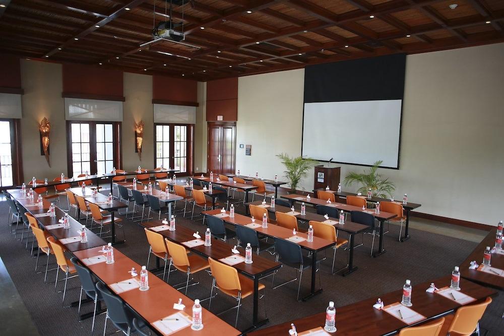 Pelican Bay Hotel 4*