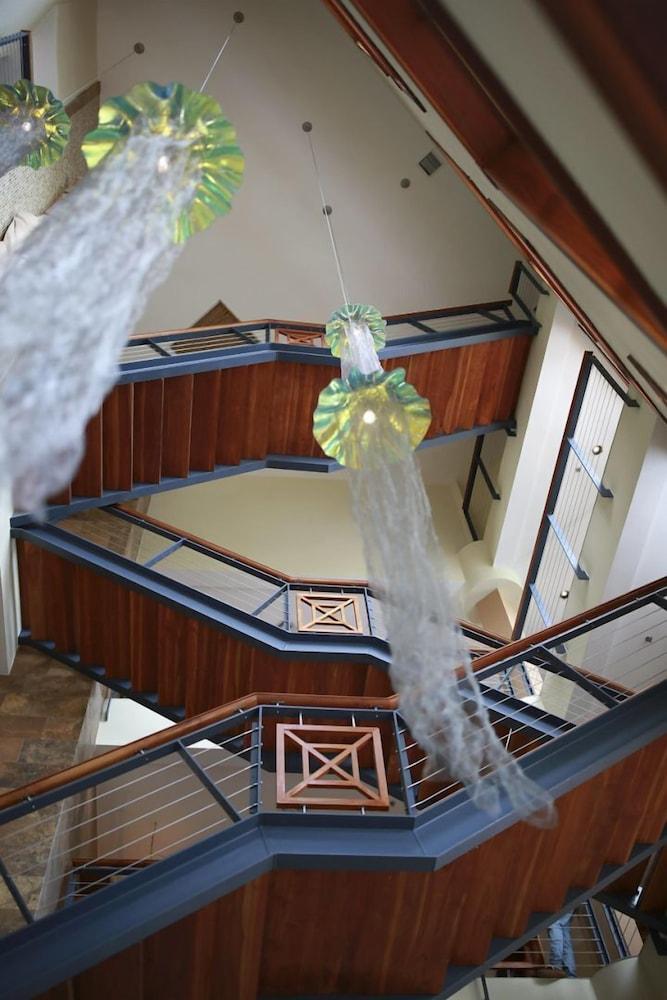 Pelican Bay 4*