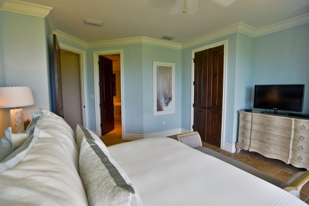 Grand Isle & Residences Resort