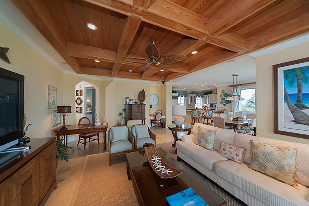 Grand Isle & Residences