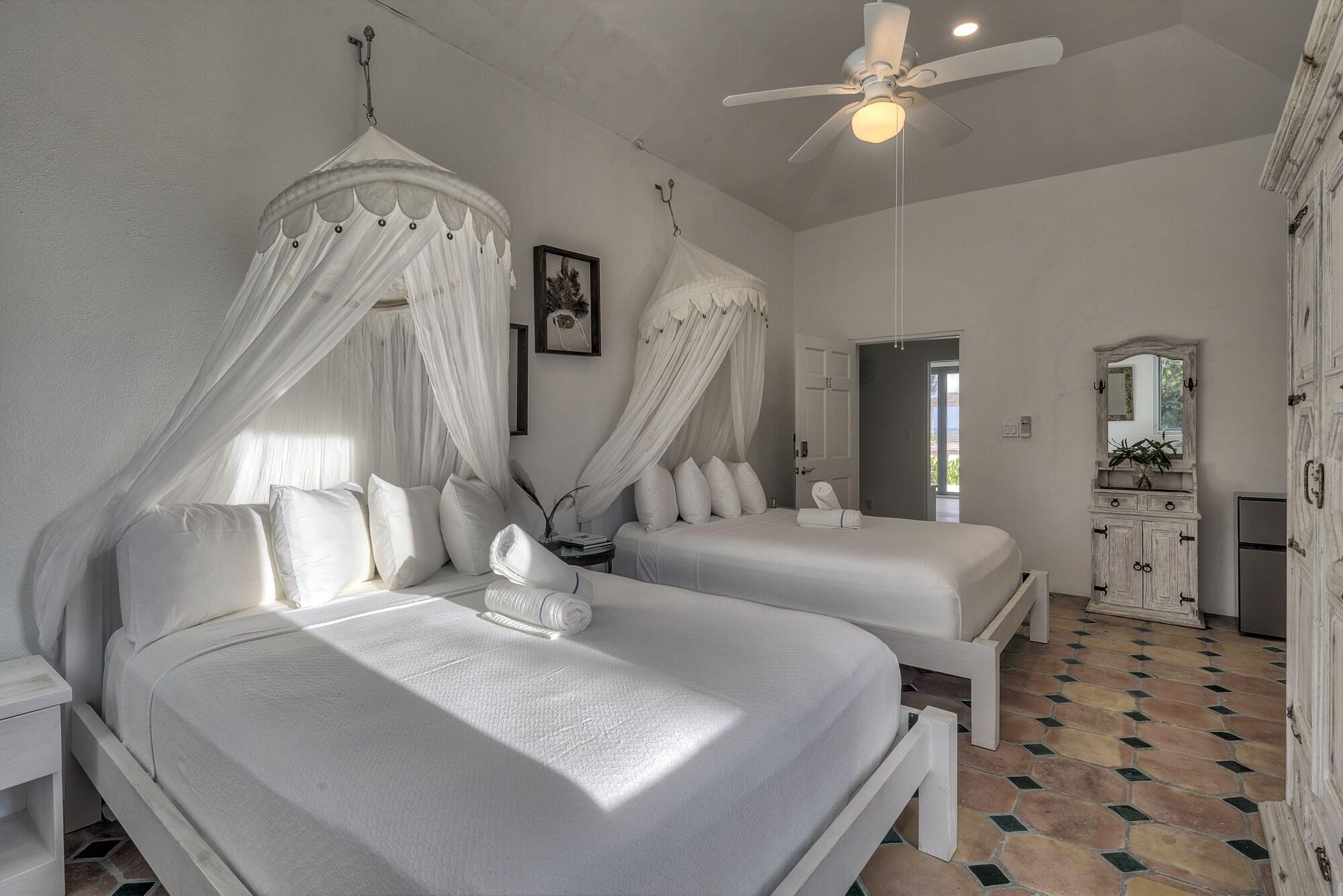 La Bougainvillea Villa