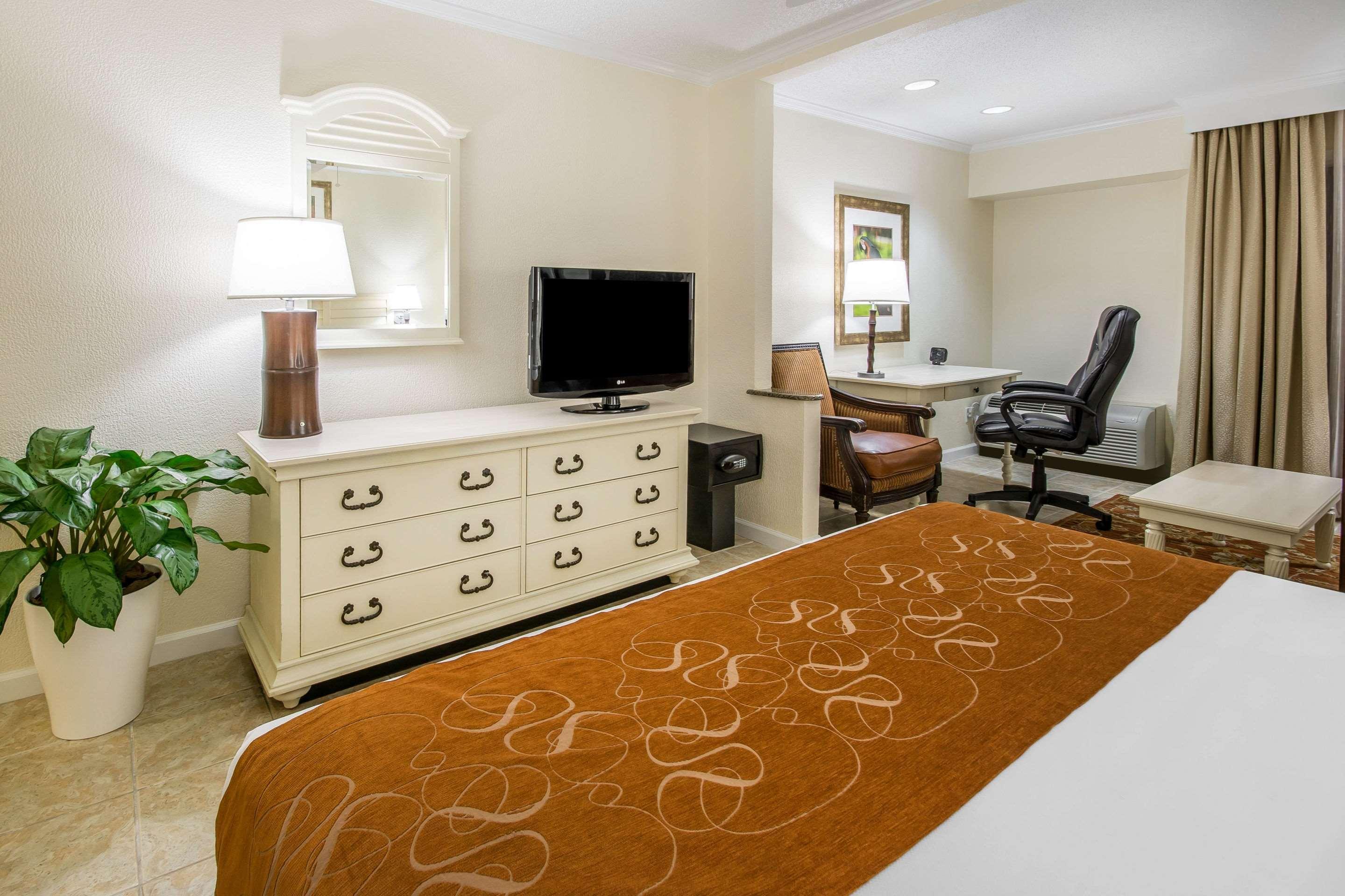 Hotel Comfort Paradise Island Creek Village