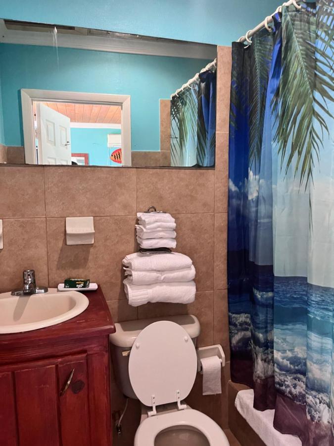 Hotel Bay Estates Alice Town (Harbour)
