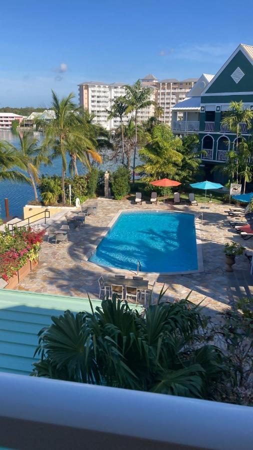 Pelican Bay Hotel