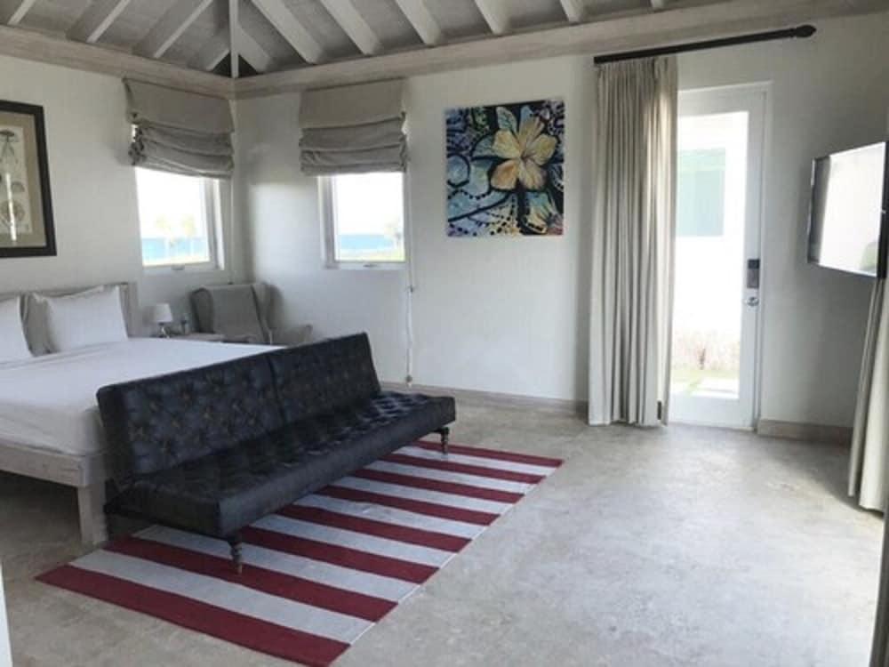 La Bougainvillea Villa Palmetto Point