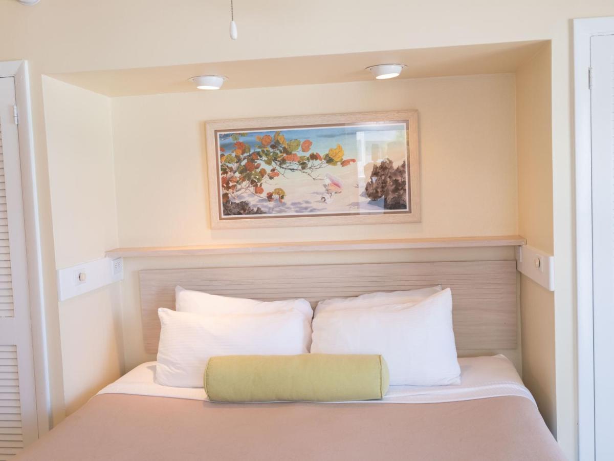 Deluxe Ocean View - Just Steps From White Beaches *