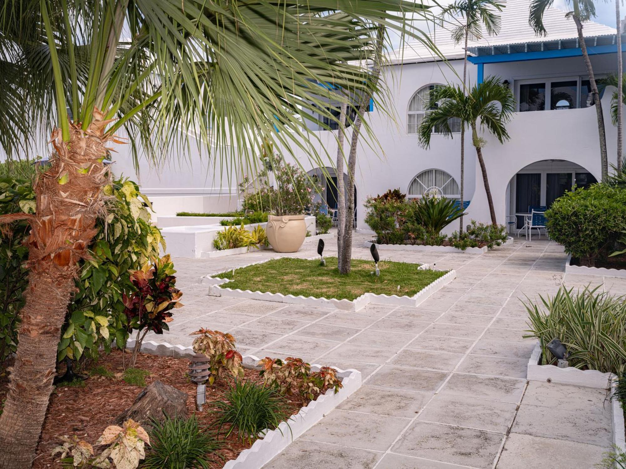 Villa Deluxe Ocean View - Just Steps From White Beaches