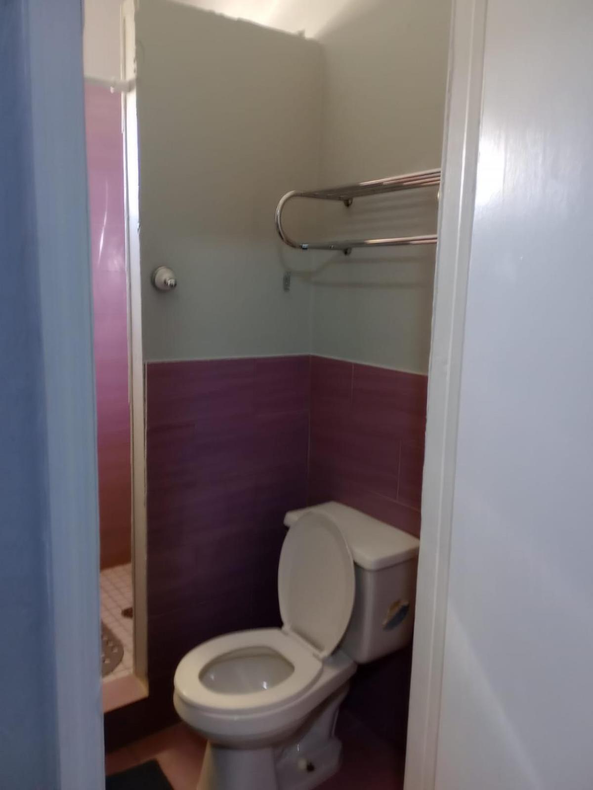 Surfers Manor Hotel Gregory Town