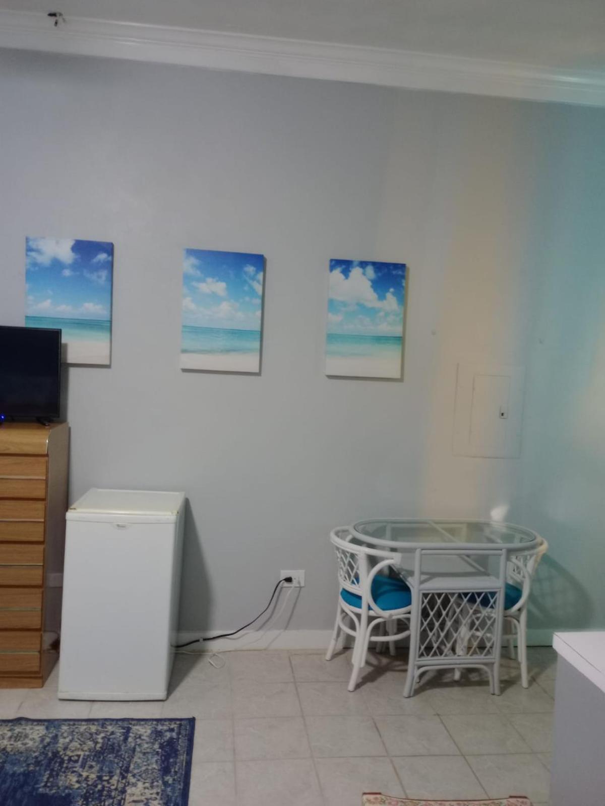 Surfers Manor Gregory Town