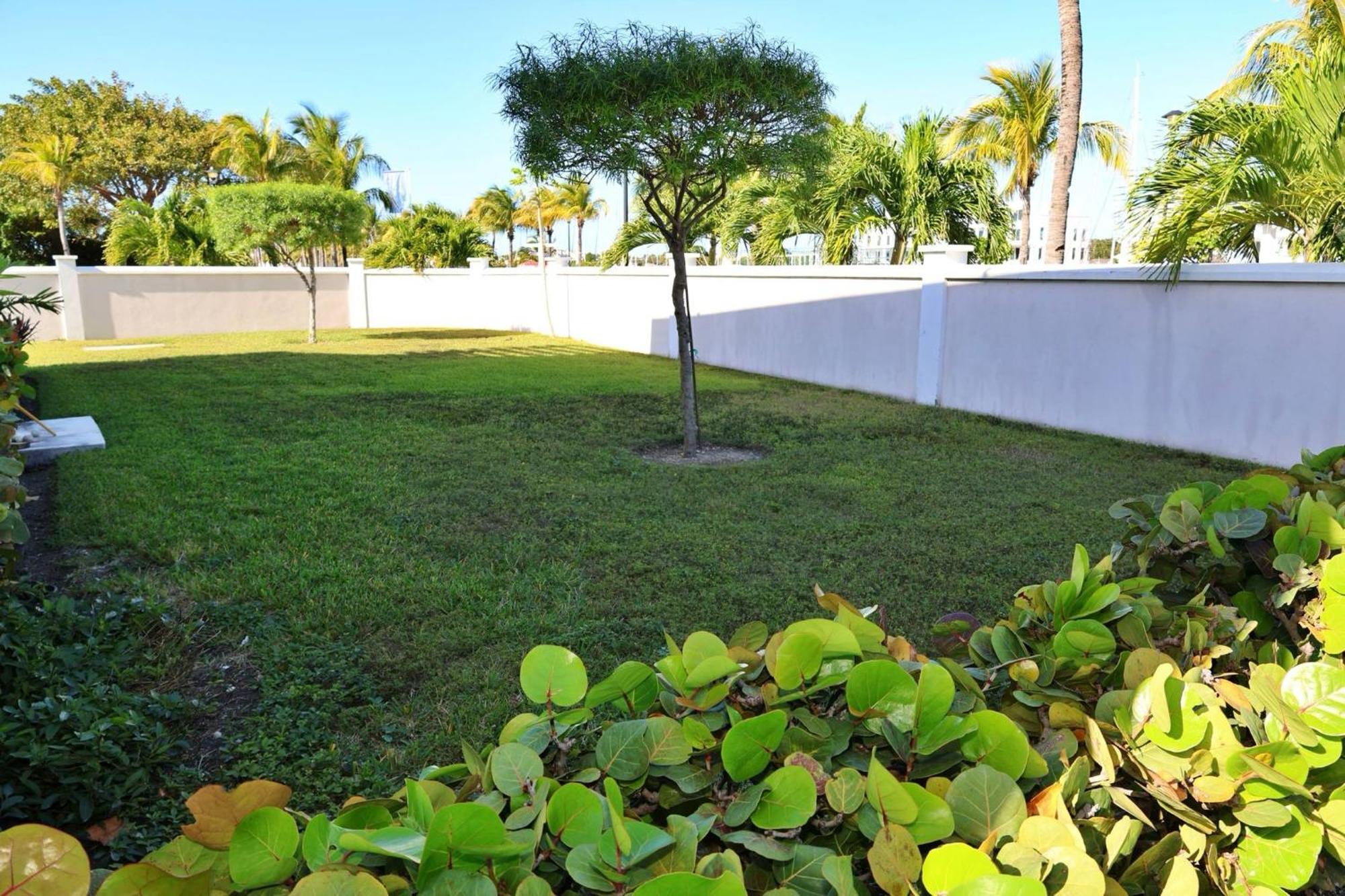 Starfish House * Nassau