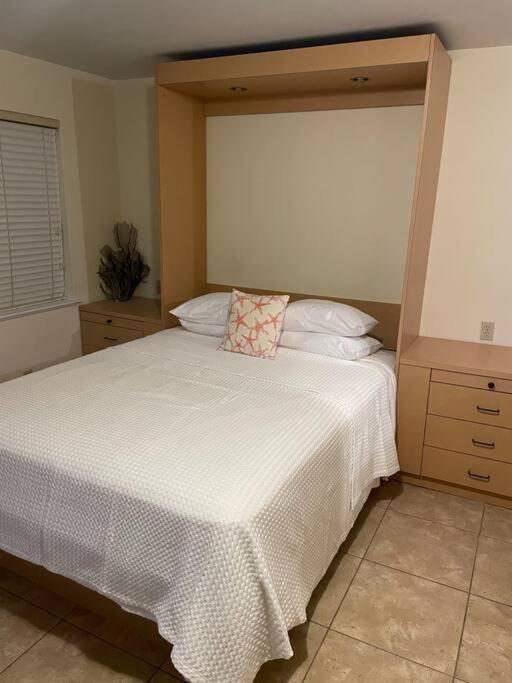 12 South Harbor View Apartment