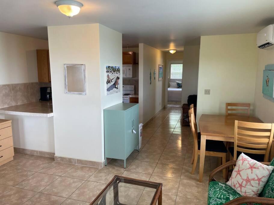 12 South Harbor View Apartment George Town