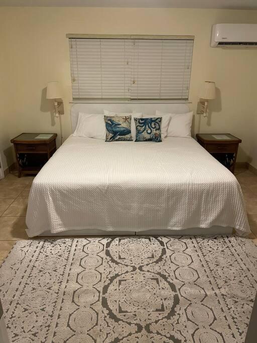 12 South Harbor View Apartment George Town