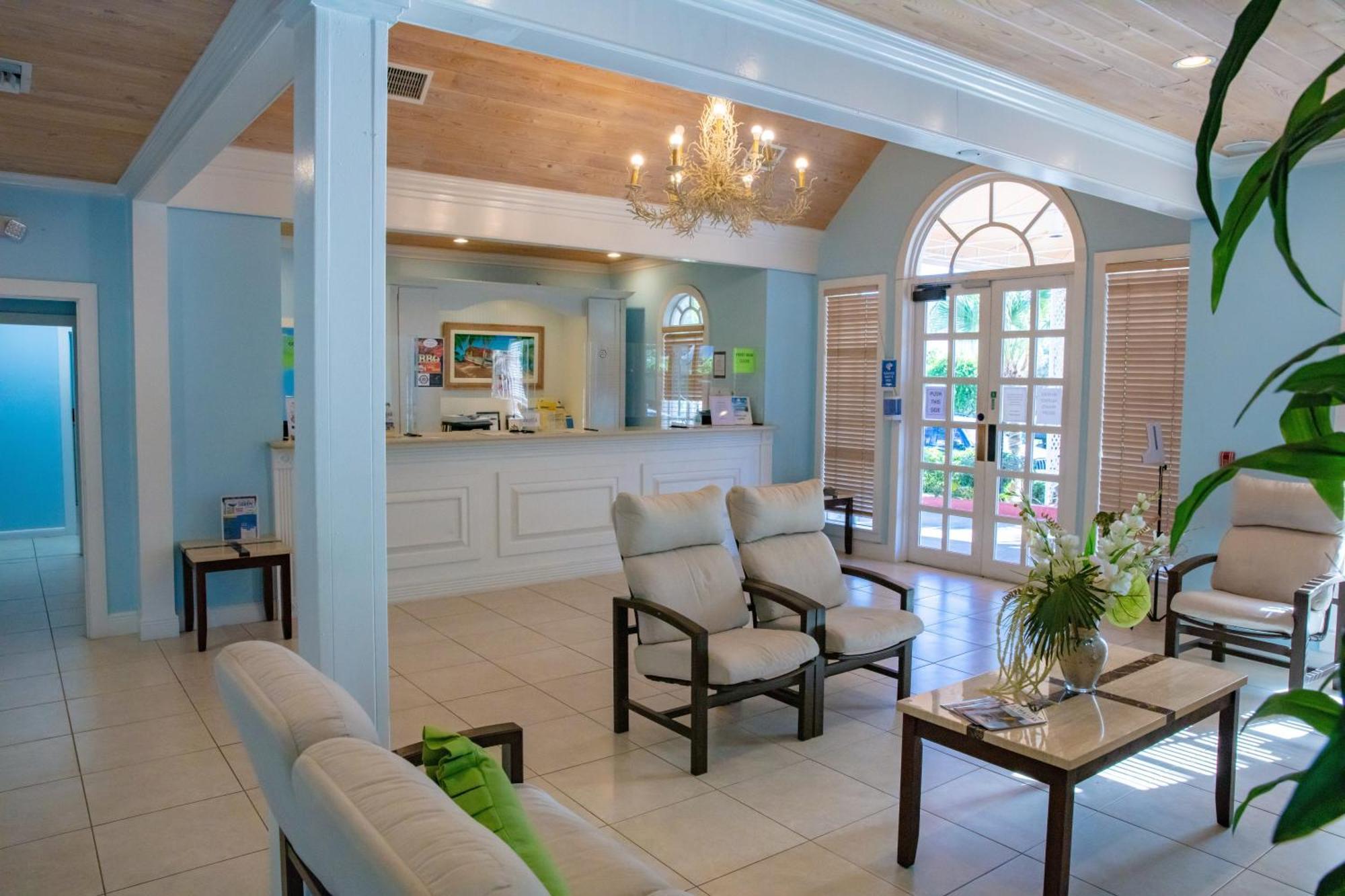 Villa Deluxe Ocean View - Just Steps From White Beaches Creek Village