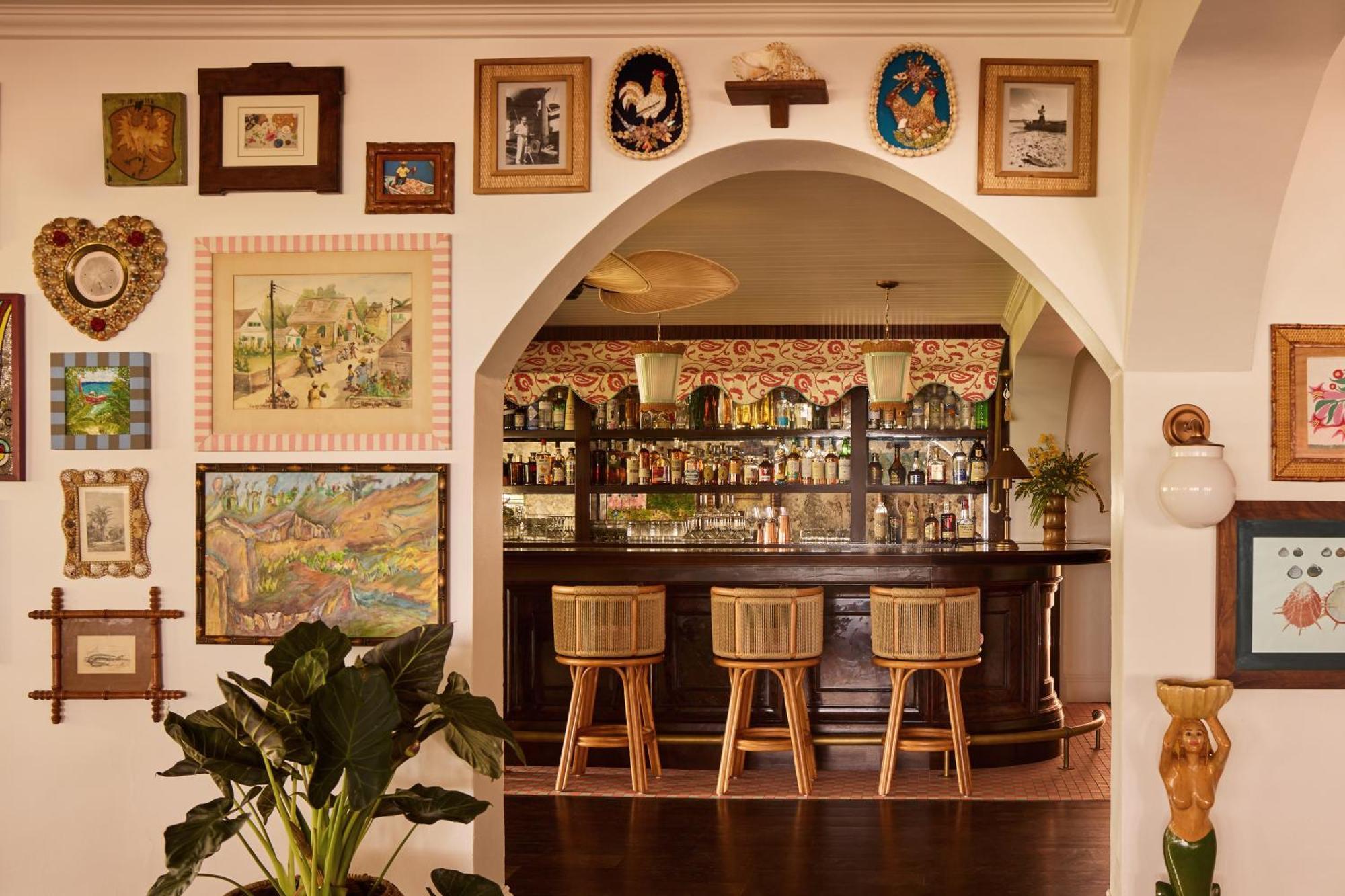 Hotel Coral Sands & Dunmore Town