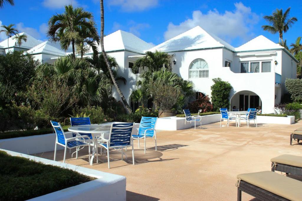 Paradise Island Club * Creek Village